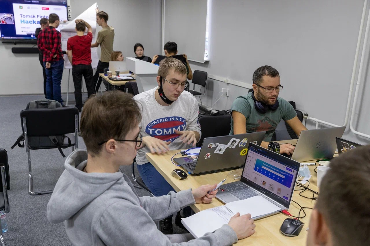 Организация школьного хакатона для юных гениев