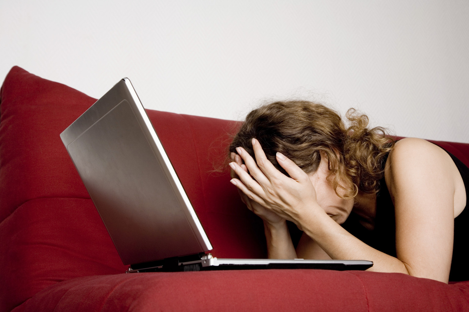 Как помочь ребенку, если его шантажируют в сети