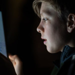 Опасный контент: как YouTube Kids влияет на психическое здоровье детей
