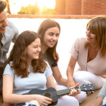 Холодный мир: как влияют группы на отношения детей и родителей