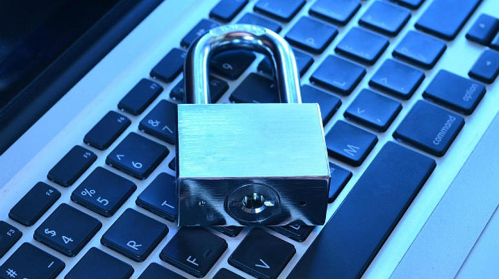 Как дети сливают пароли через расширения для Chrome