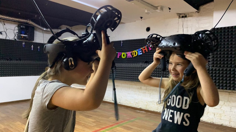 Почему дети выбирают VR-очки вместо школы