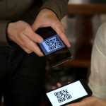 Поддельные QR-коды: Как подростки обманывают систему