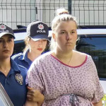 Мать, бросившая дочь в туалете аэропорта Антальи, лишена прав - финал дела